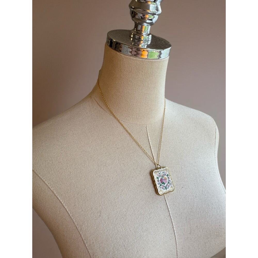 Vintage Porcelain Pendant Franklin Mint Valentine Sweetheart 18” Chain Floral